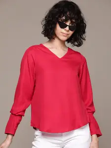 The Roadster Lifestyle Co. V-Neck Long Sleeve Top