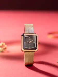 Fastrack Vyb Flare Women Stainless Steel Bracelet Style Analogue Watch FV60036WM01W