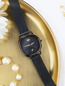 Fastrack Vyb Manifester Women Stainless Steel Analogue Watch FV60032NM01W