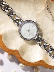 Fastrack Vyb Showstopper Women Embellished Dial Analogue Watch FV60026SM01W