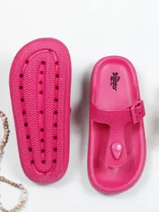The Roadster Lifestyle Co. Women Pink Textured Thong Flip Flops