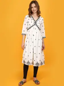 V-Mart V Neck Three Quarter Sleeves Thread Work Kurta