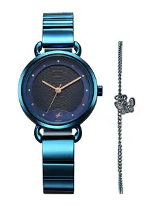Fastrack Women Patterned Dial & Bracelet Straps Analogue Watch with Bracelet 6221QM02F