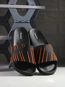 The Roadster Lifestyle Co. Men Black Textured Slider