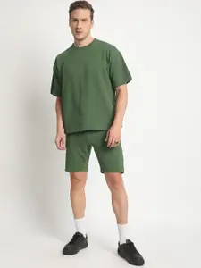 Bene Kleed Self Design Round Neck T-shirt & Shorts Co-Ords