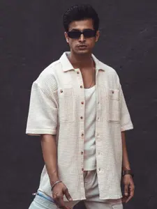 Powerlook India Slim Off White Oversized Self Design Textured Spread Collar Casual Shirt