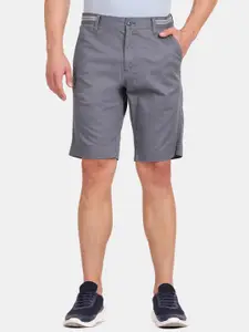 t-base Men Mid-Rise Shorts