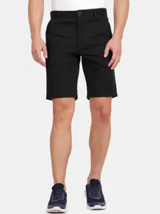 t-base Men Mid-Rise Shorts