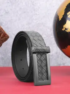 BuckleUp Men Textured Slim Belt