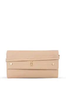 Baggit Women Textured Envelope