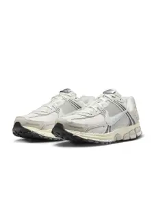 Nike Zoom Vomero 5 SE Men's Shoes