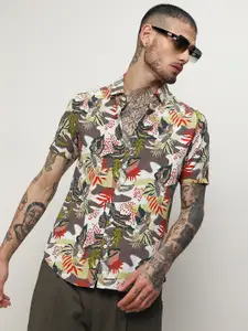 Campus Sutra White Classic Tropical Printed Short Sleeves Casual Shirt