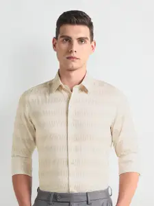 Arrow New York Manhattan Slim Fit Horizontal Striped Twill Weave Cotton Formal Shirt