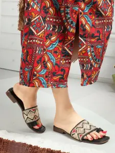 OPHELIA Embellished One Toe Flats