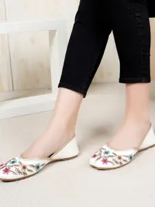 Anouk Embroidered Mojaris