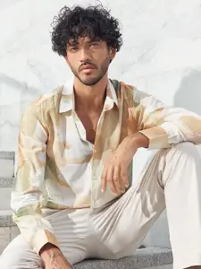 Mufti Slim Fit Opaque Geometric Printed Cotton Casual Shirt