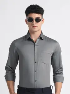 Arrow Cotton Spread Collar Curved Formal Shirt