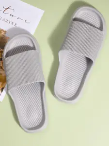 The Roadster Lifestyle Co. Men Grey Textured Sliders