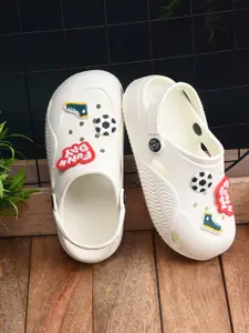 BIRDE Boys Applique Detailed Clogs