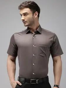 Van Heusen Custom Fit Opaque Formal Shirt