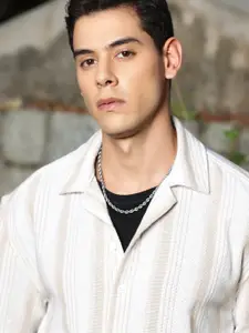 The Roadster Lifestyle Co. Spread Collar Short Sleeves Striped Oversized Fit Casual Shirt