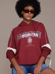 The Roadster Lifestyle Co. Women Printed Hooded Sweatshirt