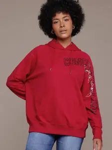 The Roadster Lifestyle Co. Women Printed Hooded Longline Sweatshirt