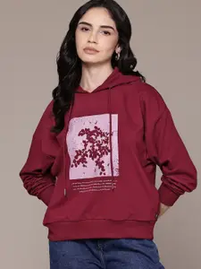 The Roadster Lifestyle Co. Women Printed Hooded Sweatshirt