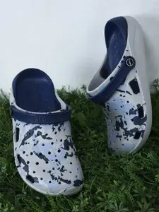 Liberty Men Printed Clogs