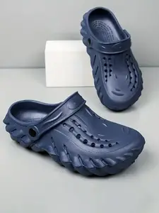 KRAASA Men Self Design Clogs