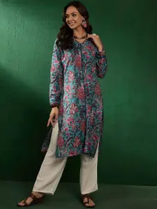 Sangria Navy Blue Floral Printed V-Neck Gotta Patti Straight Kurta