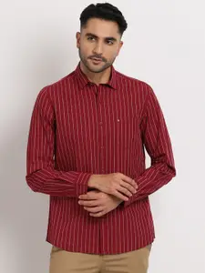 Turtle Relaxed Slim Fit Vertical Stripes Cotton Casual Shirt