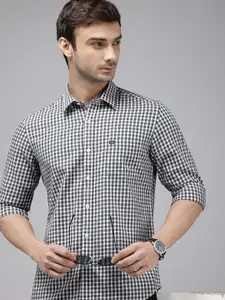 Arrow Pure Cotton Manhattan Slim Fit Gingham Checks Opaque Casual Shirt