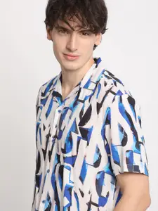 THE BEAR HOUSE Short Sleeves Spread Collar Opaque Printed Casual Shirt