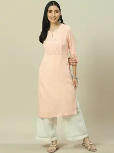 Rangriti Plus Size Floral Yoke Design Keyhole Neck Straight Kurta