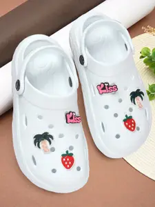 The Roadster Lifestyle Co. Women Printed Clogs Flip Flops