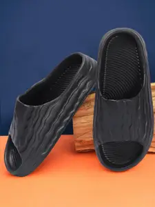 The Roadster Lifestyle Co. Women Textured Sliders