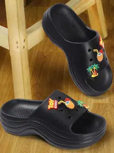 The Roadster Lifestyle Co. Women Self Design Sliders