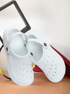 The Roadster Lifestyle Co. Men White Textured Clogs