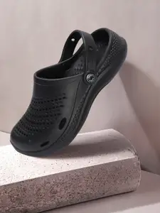 The Roadster Lifestyle Co. Men Black Textured Clogs