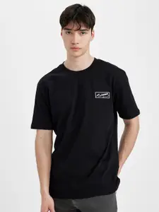 DeFacto Men Applique Round Neck T-shirt