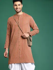 Sangria Men Geometric Embroidered Kantha Work Pure Cotton Kurta