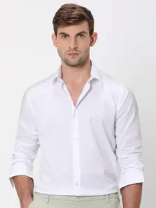 Mufti Slim Fit Opaque Cotton Casual Shirt