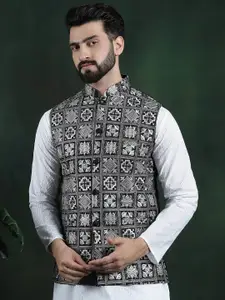 SOJANYA Men Embroidered Woven Nehru Jacket