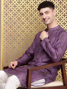 House of Pataudi Floral Printed Mandarin Collar Sequinned Jashn Kurta