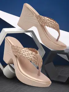 madam glorious Women Embellished Block Sandals