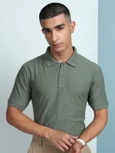 HIGHLANDER Men Solid Short Sleeves Polo Collar T-shirt