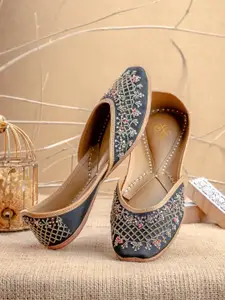 House of Pataudi Women Embroidered Mojaris