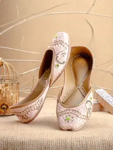House of Pataudi Women Round Toe Embroidered Mojaris