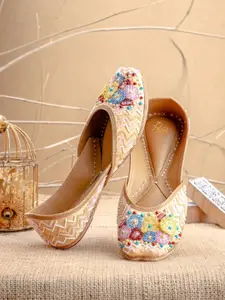 House of Pataudi Women Embroidered Mojaris